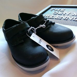 ⬇️ Boys Dark Navy Blue Casual Sneaker Shoe Size 11